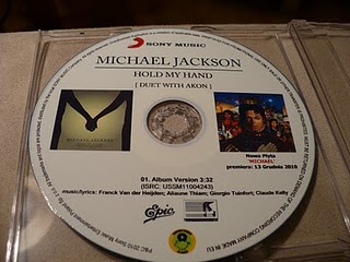 michael_jackson_akon_hold_my_hand_promo_singlecd1.jpg