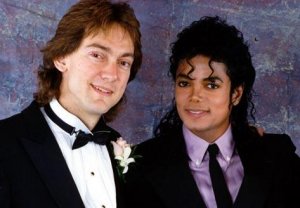 michael-jackson-john-branca-7-6-09-300x208.jpg