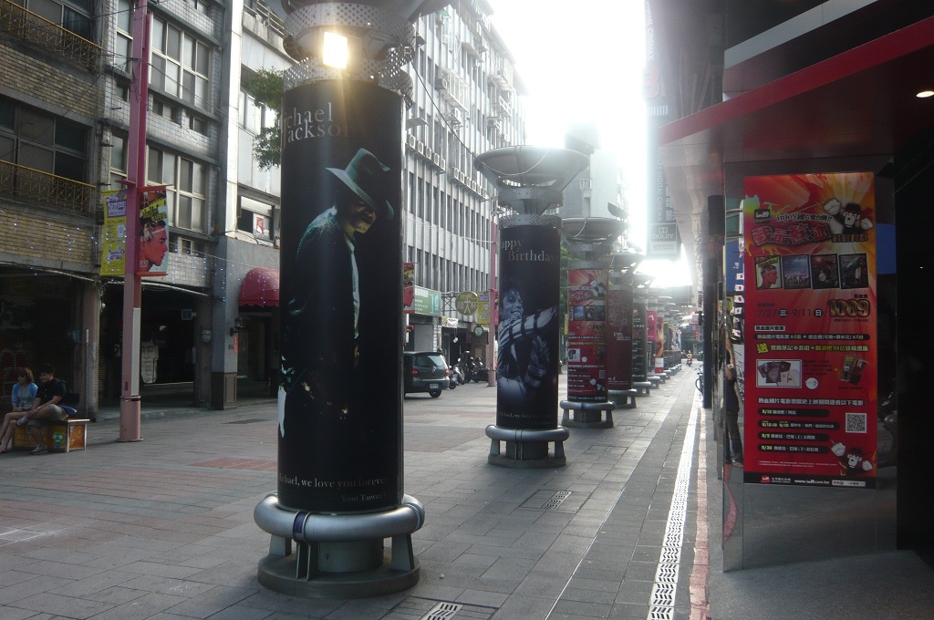 麥可燈柱 (1).JPG