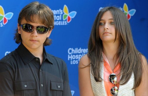 Prince-Paris-prince-michael-jackson-24410588-512-334.jpg