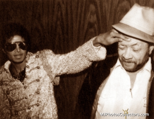 l-O-v-E-michael-jackson-24767648-500-386.jpg