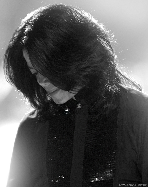 致MJ的生日赞礼--You Are Not Alone_宛玉琉璃