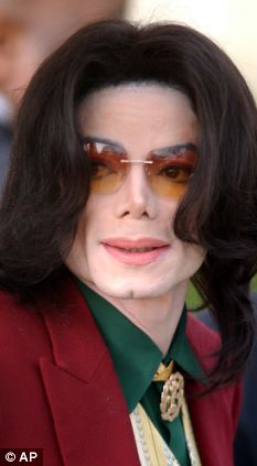 article-0-0C9DC5D5000005DC-293_233x423.jpg