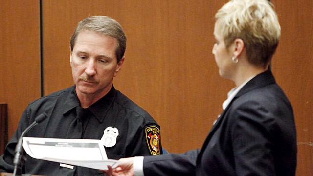 ap_paramedic_conrad_murray_trial_ll_110930_wg.jpg