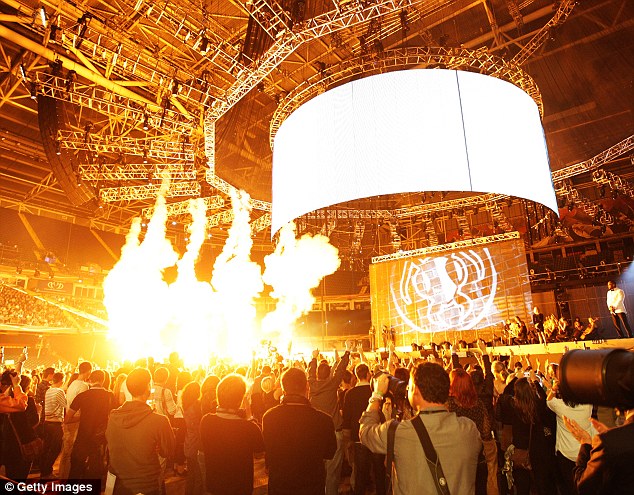 article-2046937-0E4ABCD800000578-257_634x495.jpg