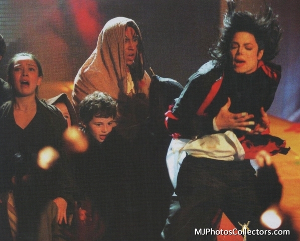 MJ-Earth-Song-Live-earth-song-12693172-598-480.jpg