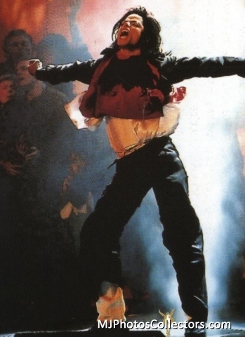 MJ-Earth-Song-Live-earth-song-12693129-349-480.jpg