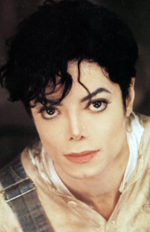Videoshoots-Childhood-Set-michael-jackson-7357623-517-800.jpg