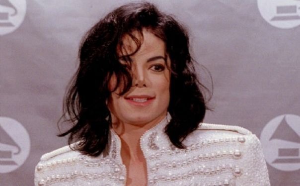 BEAUTIFUL-MICHAEL-michael-jackson-12462614-604-374.jpg