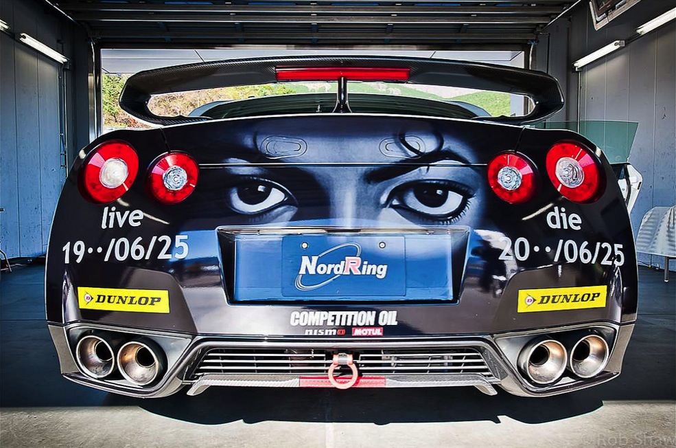 nissan-gt-r-gets-michael-jackson-memorial-livery-41055_1.jpg