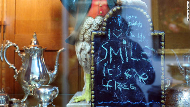 111213112114-michael-jackson-auction-3-horizontal-gallery.jpg