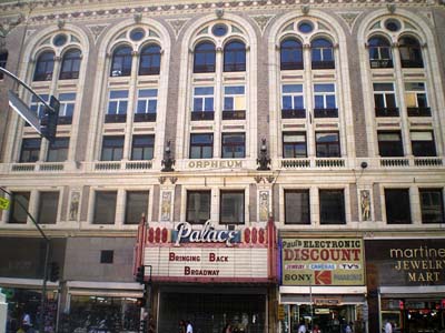800px-Palace_Theater_(Los_Angeles).jpg