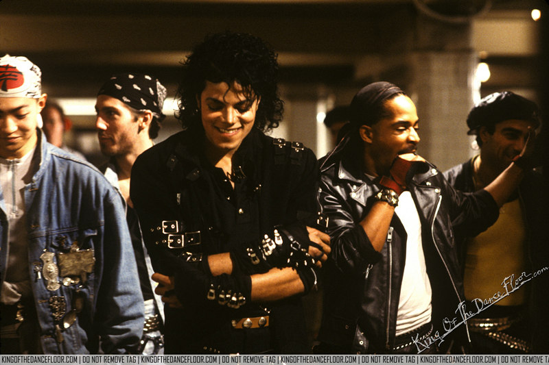 Bad-michael-jackson-17131780-1600-1066_副本.jpg Bad-michael-jackson-17131780-1600-1066_副本.jpg