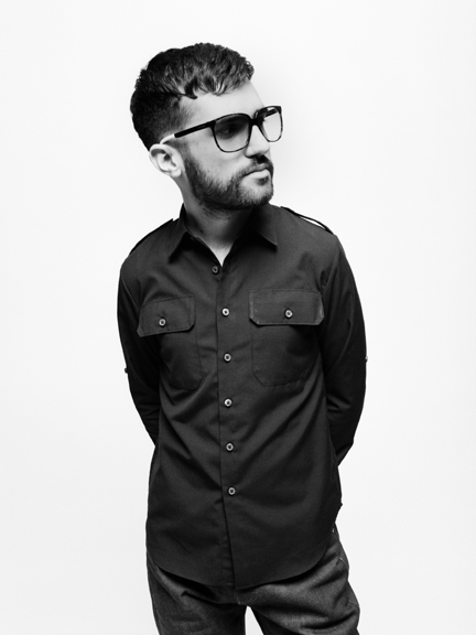 A-trak_press_shot_2009_2.jpg