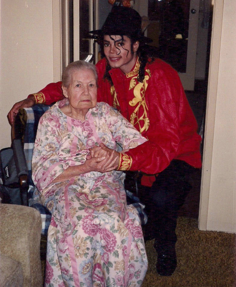 -michael-jackson-31445569-785-952.jpg