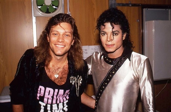 MJ-and-Bon-Jovi-michael-jackson-17012617-500-328.jpg