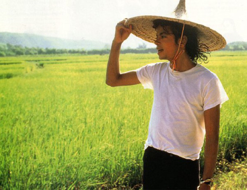 1987-year-the-same-place-at-China-michael-jackson-24202846-600-461.jpg