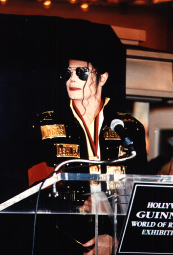 Michael Jackson (6399).jpg