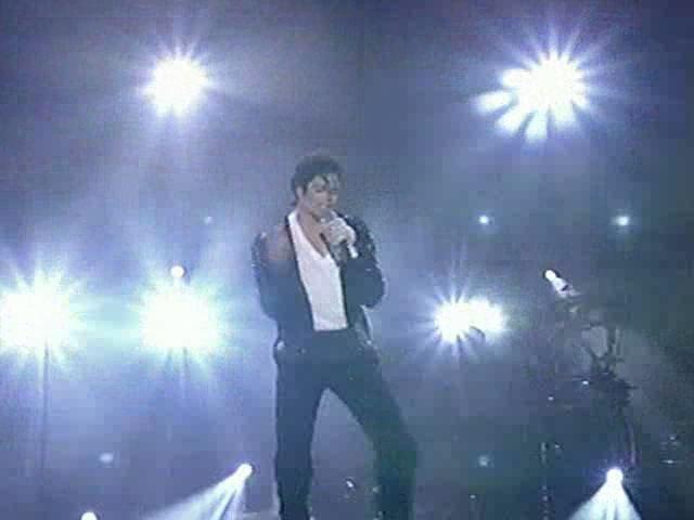 Michael.Jackson[00_54_45][20131230-151517-1].JPG