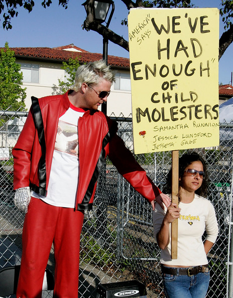 Michael Jackson Case Continues q-wamNH67eRl.jpg