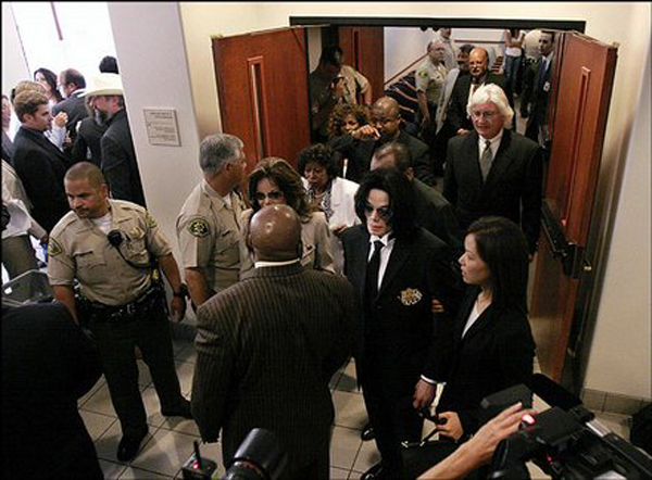 naMICHAELJACKSON_t440.jpg