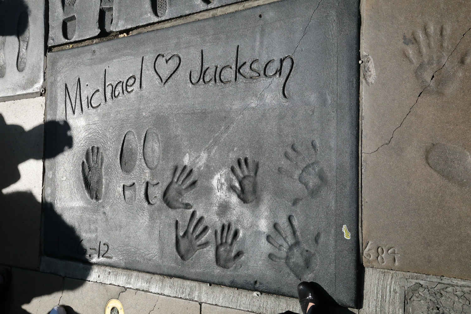 MJ的孩子们新印的手印