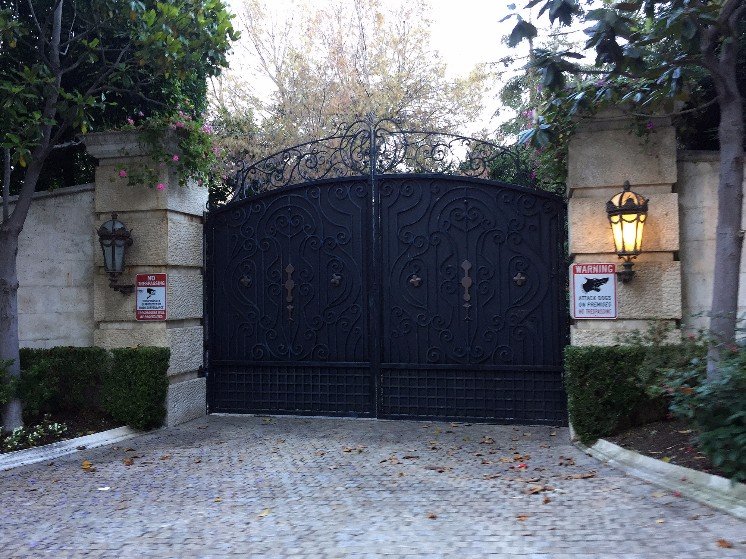 那扇曾经的大门