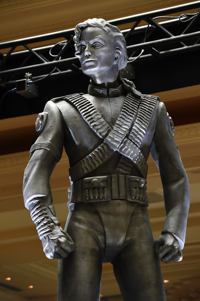 Michael Jackson HIStory Statue Unveiled Mandalay wuE_ch_ZORVl.jpg