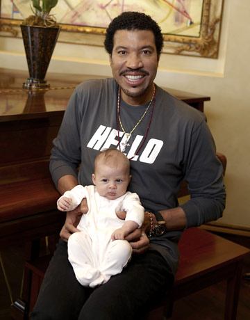 lionelbaby.0.0.0x0.360x460.jpg
