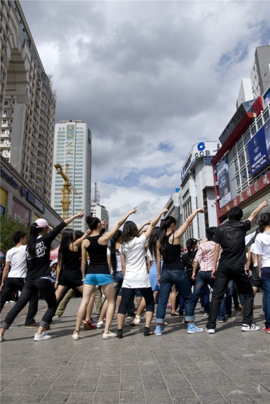 小淘气，你躲在哪朵云里呢？ 