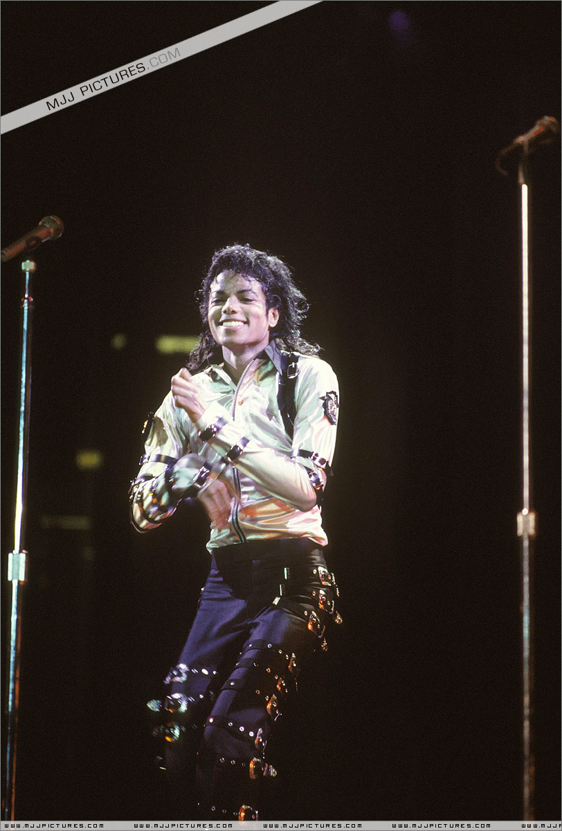 another bad tour-02.jpg