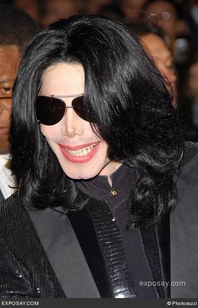 michael-jackson-2006-world-music-awards-arrivals-3EDMUJ.jpg