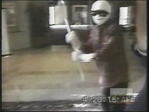 \'95 Michael in Mummy Disguise at LA Doll Show[(003882)19-56-09].JPG