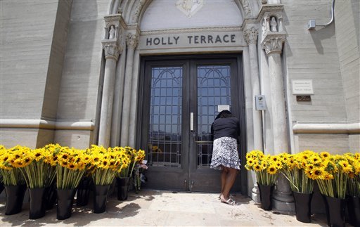 猫女的最新博文:关于mj的墓地(更新:向日葵送到