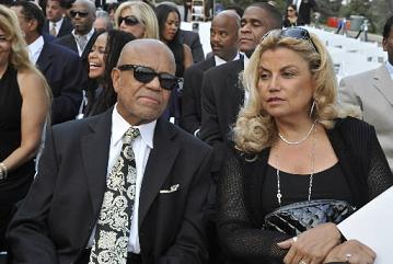berry-gordy-and-suzanne-de-passe.jpg