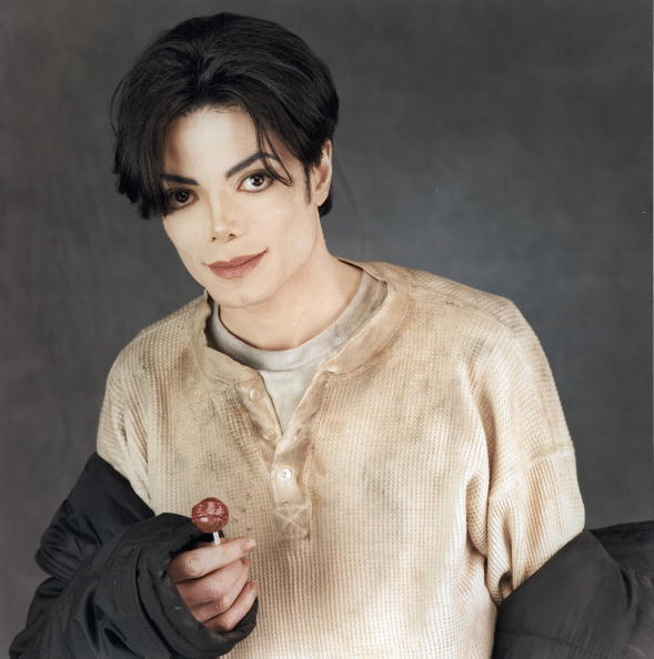 He-Also-Loved-Suckers-michael-jackson-8878855-589-594.jpg