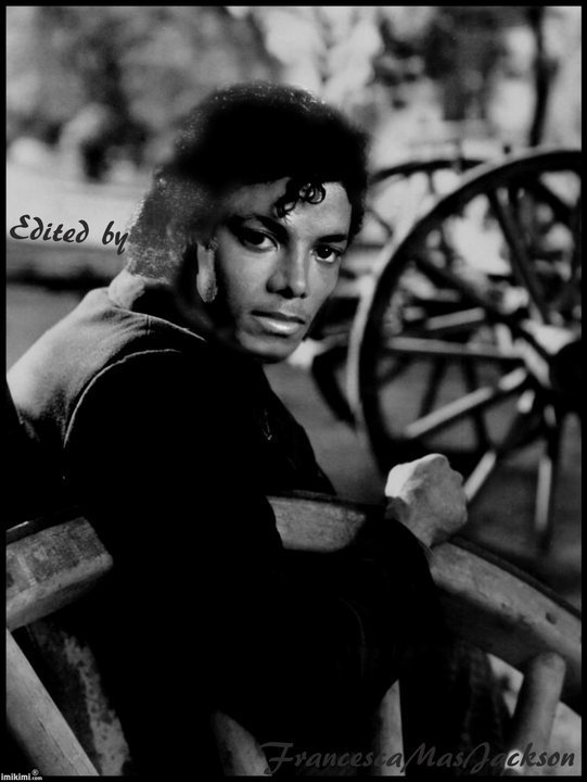mike-michael-jackson-14707571-541-720.jpg