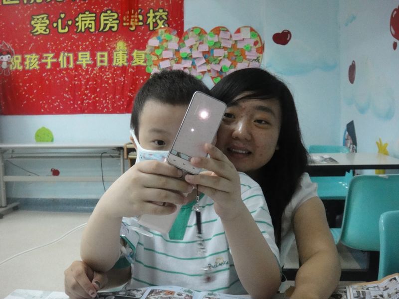 欧 舒同学在玩我手机的时，当机立断地把打进来的电话挂掉了……