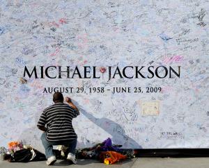 Jackson-may-get-Forest-Lawn-burial.jpg