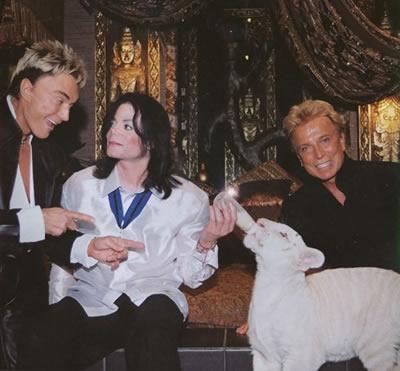 with Sigfried and Roy (3).JPG