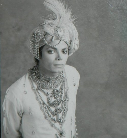 Unique-Michael-3-michael-jackson-9954841-500-544.jpg