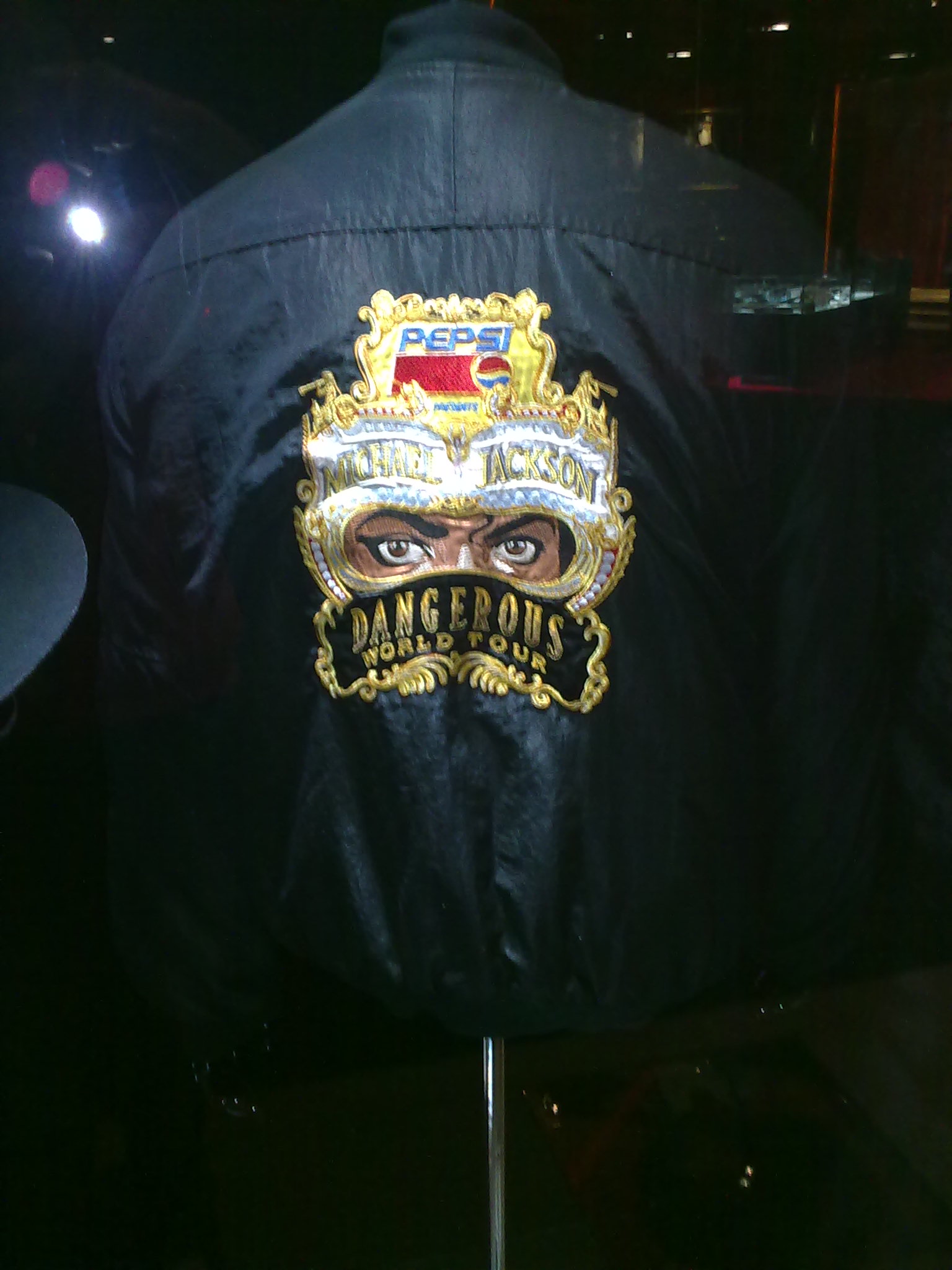 20100211502.jpg