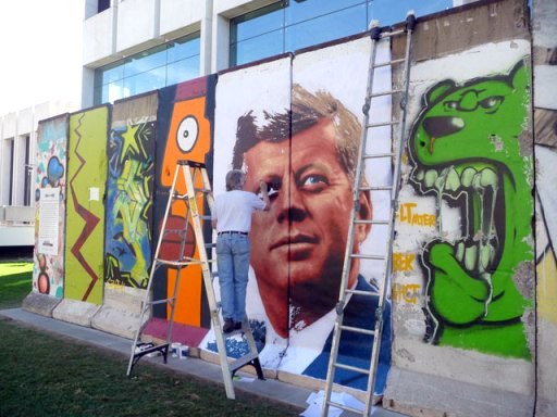 1-Kent_Twitchell_Berlin_Wall.jpg
